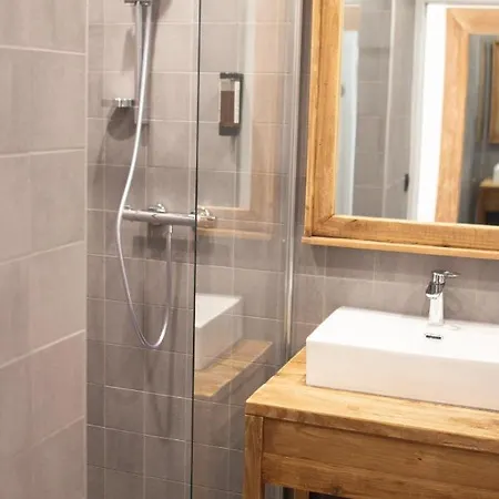 Hotel Bleu 1650 Saint-Francois-Longchamp